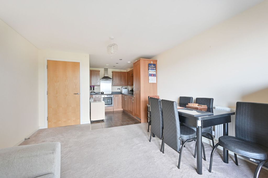 Property photo 3 of 11