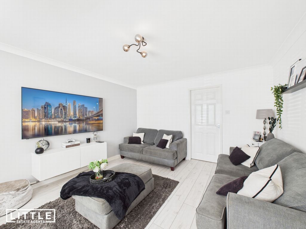 Property photo 3 of 19 Photo 6