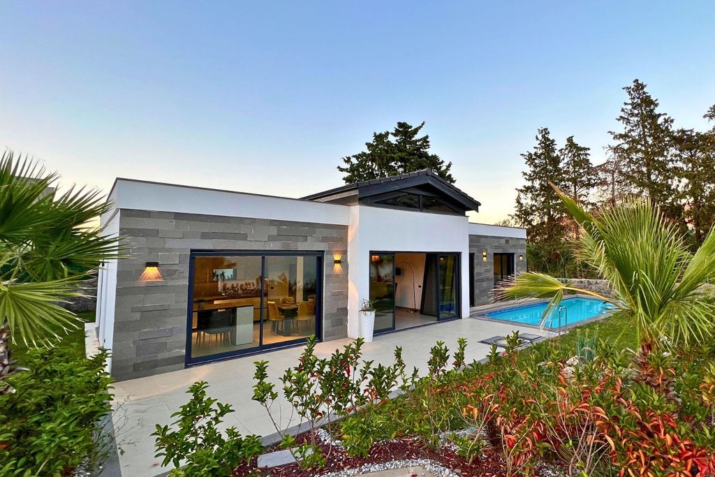 Property photo 2 of 15 Exquisite Yalikavak Properties For Sale - Villa And Landscaped Gardens