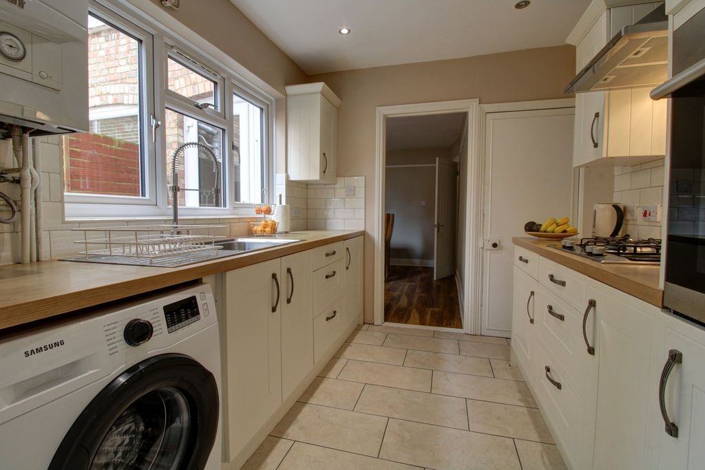 Property photo 1 of 12 Kitchen