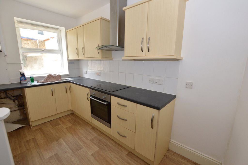 Property photo 2 of 17 Picture No. 12