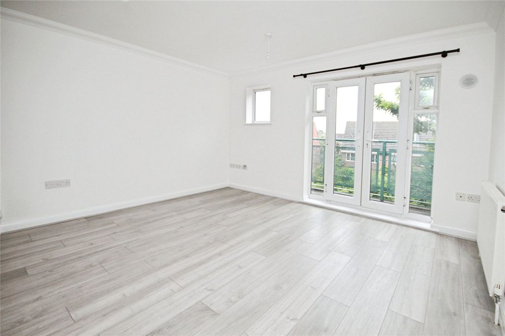 Property photo 3 of 8 Picture No. 02