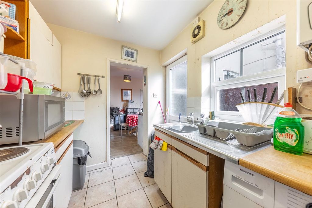 Property photo 2 of 13 Ba-8.Jpg