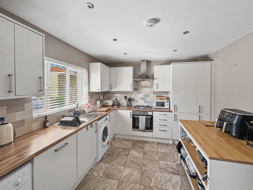 Property photo 2 of 32 5069575