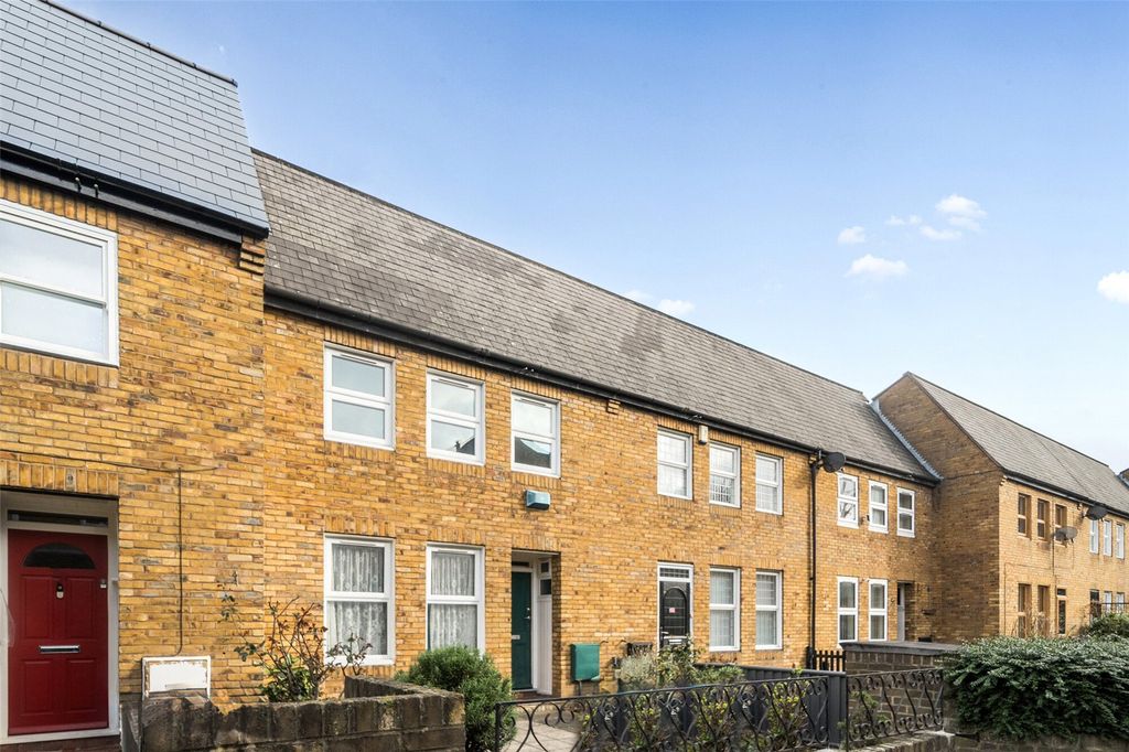 Property photo 1 of 18 Extenral