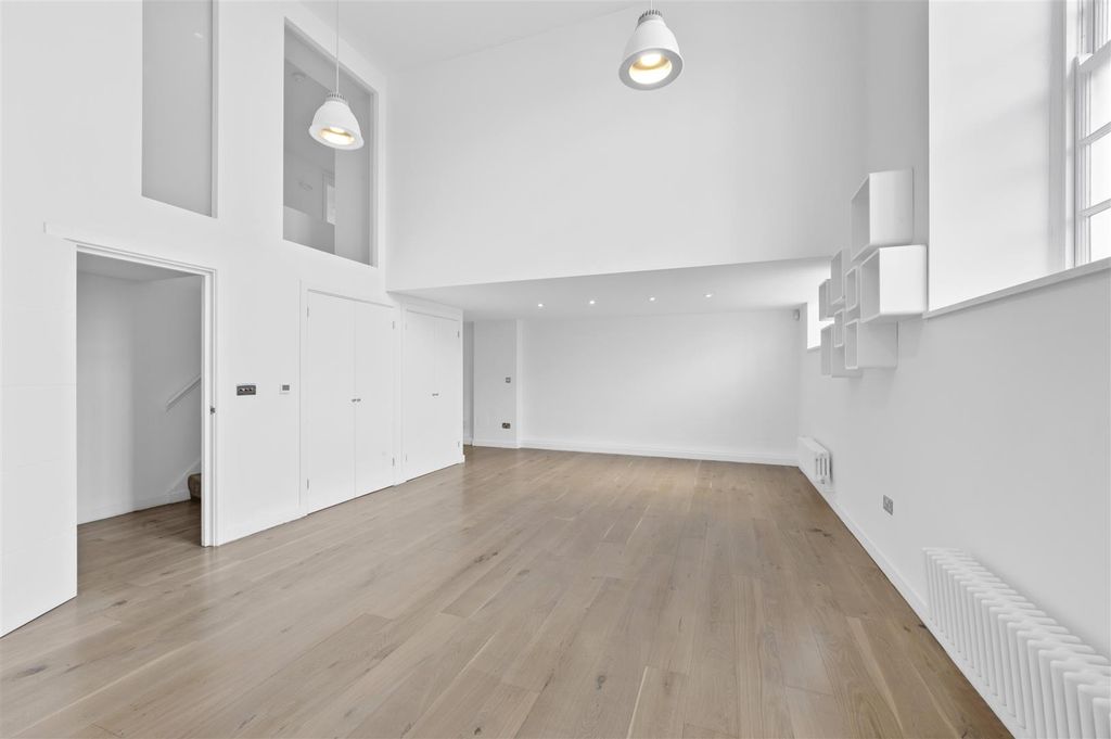 Property photo 2 of 37 82, Craven Gardens ,1.Jpg