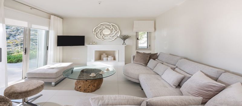 Property photo 3 of 13 Lounge Example
