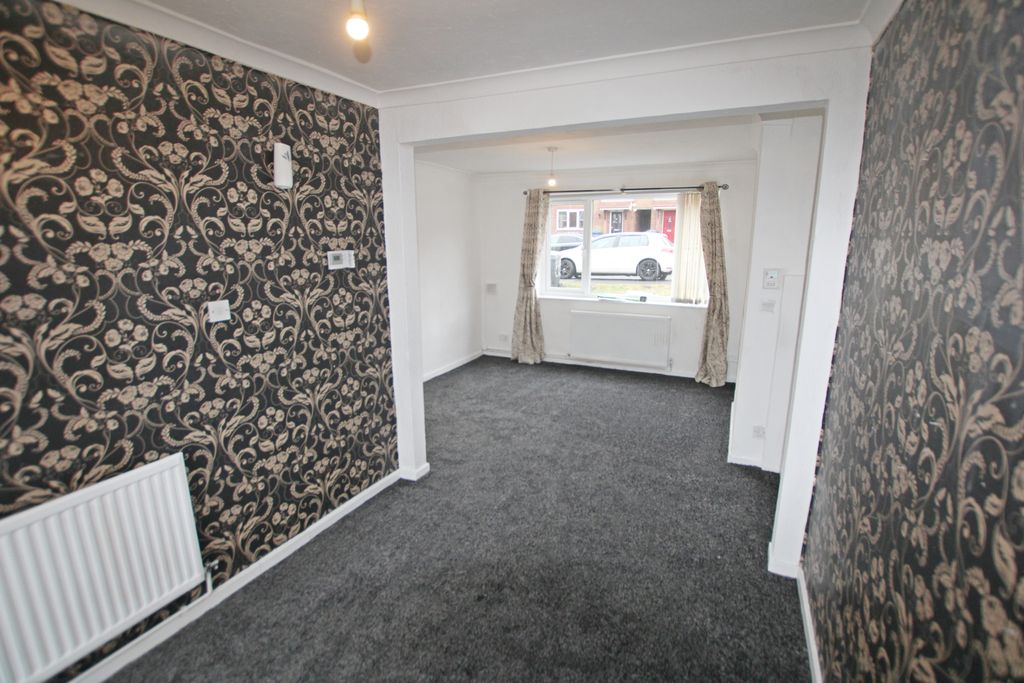 Property photo 2 of 11 2