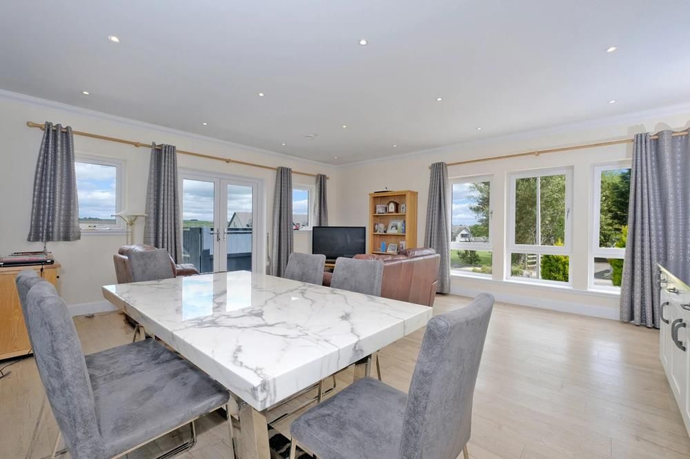 Property photo 3 of 14 Dining Room 2
