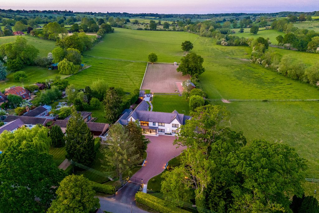 Property photo 1 of 50