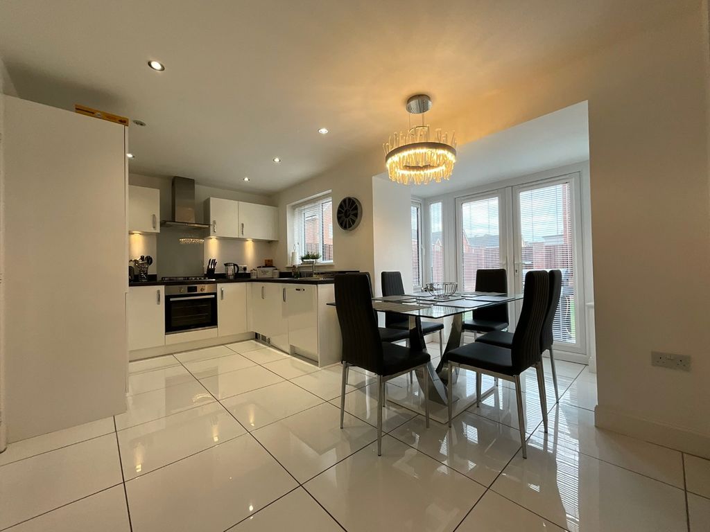 Property photo 2 of 23 4590504