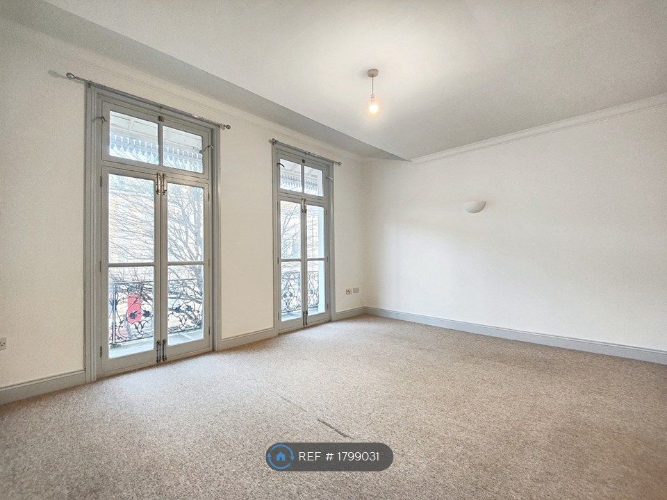 Property photo 2 of 7 Lounge