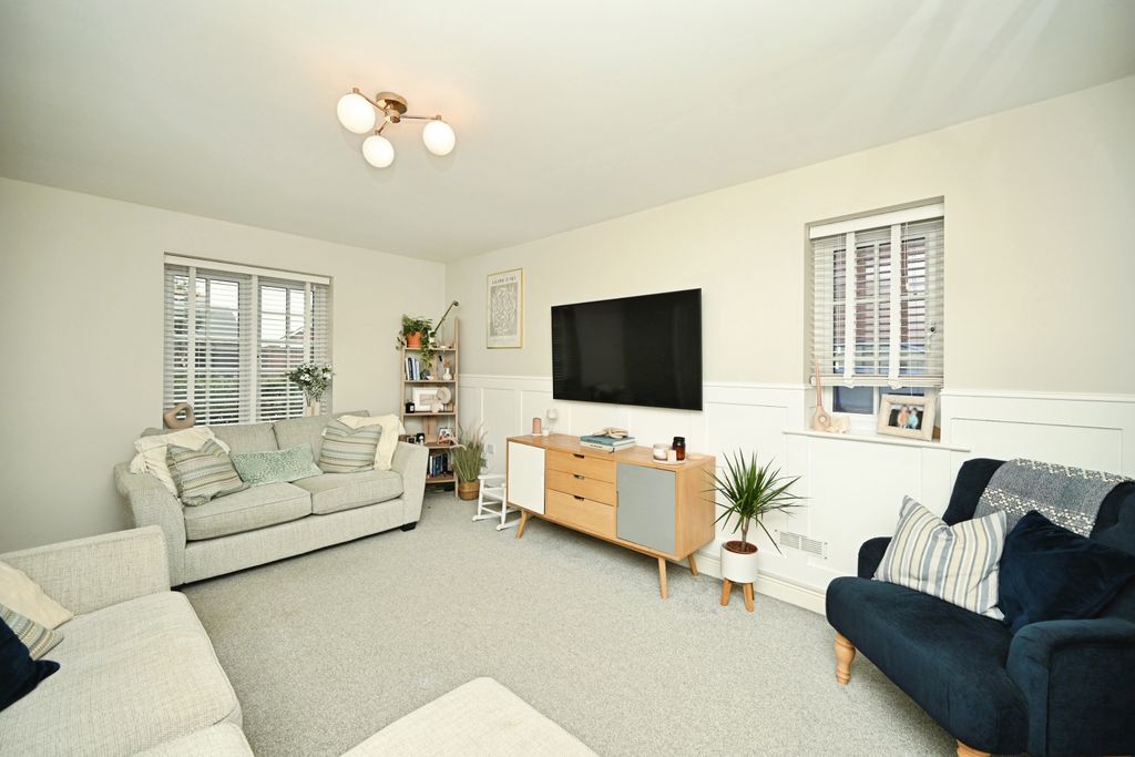 Property photo 2 of 20