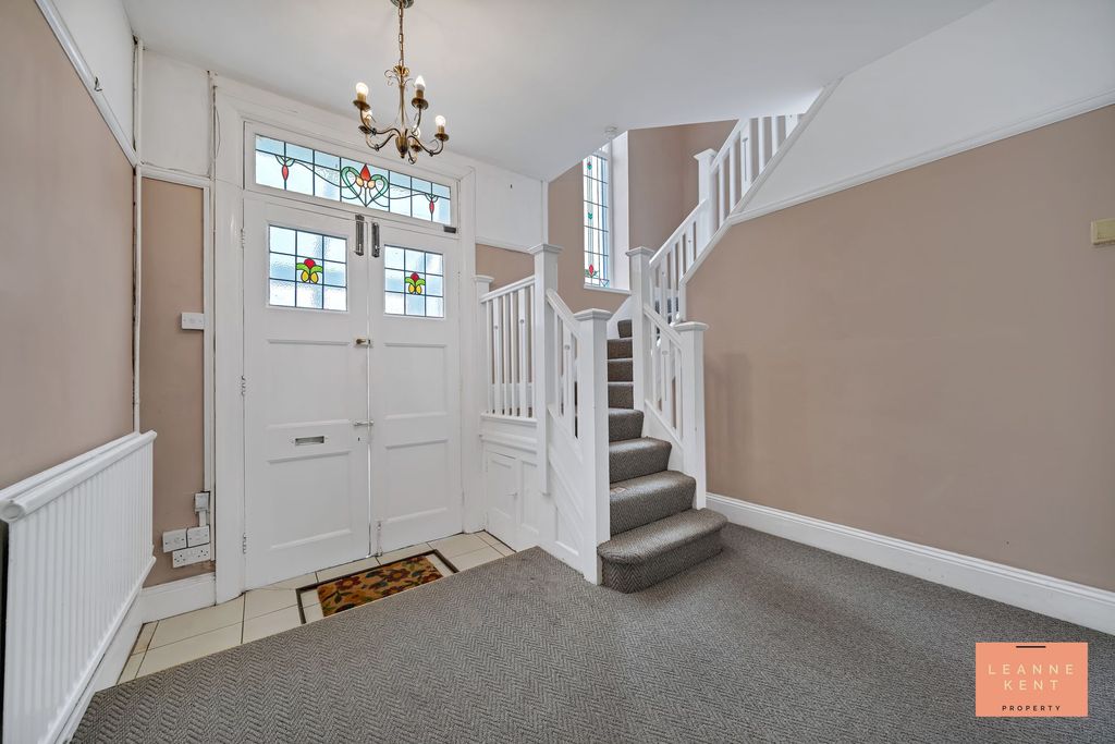 Property photo 2 of 46