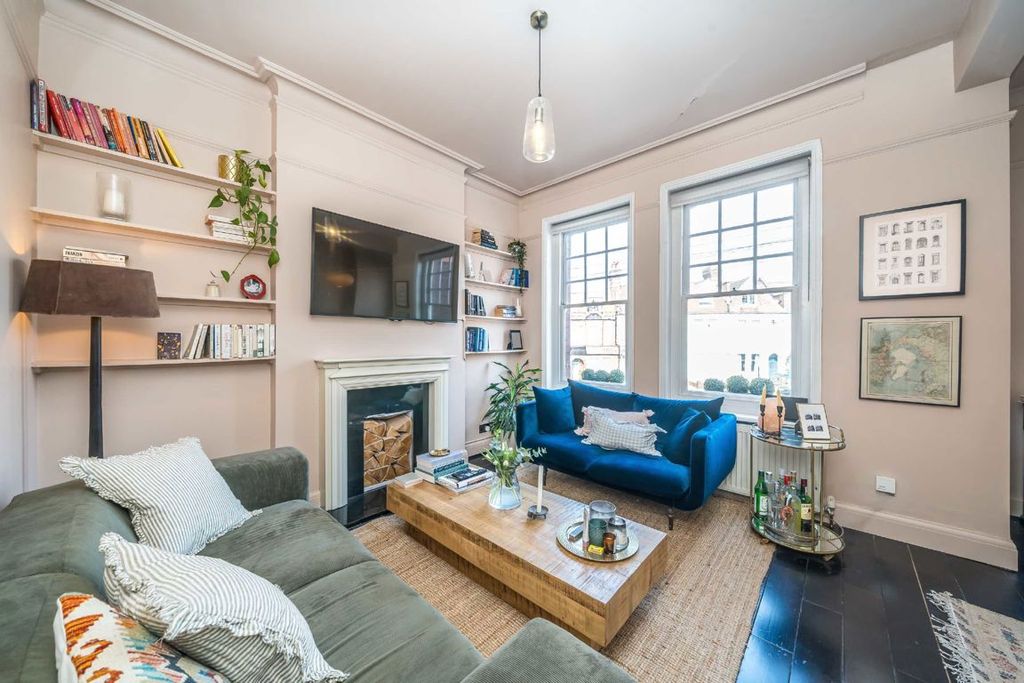 Property photo 2 of 8