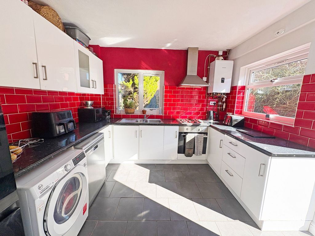 Property photo 2 of 13