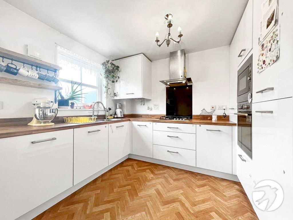 Property photo 2 of 16 Picture No. 14