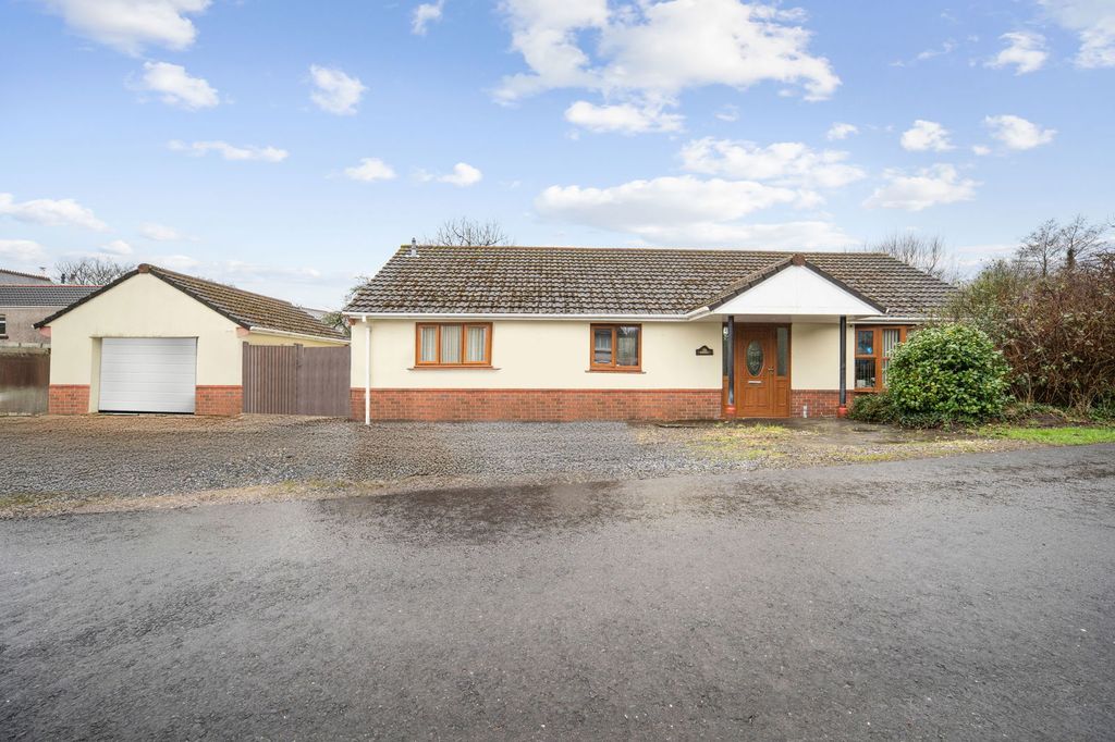 Property photo 1 of 28