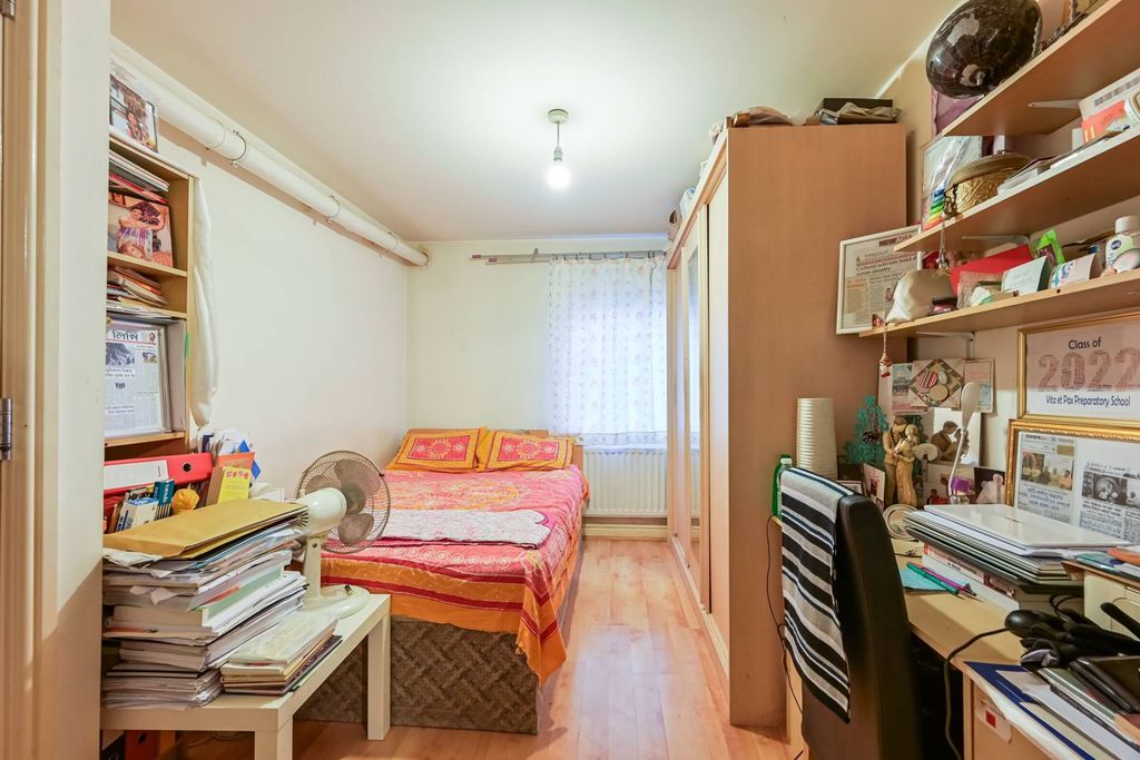 Property photo 1 of 8