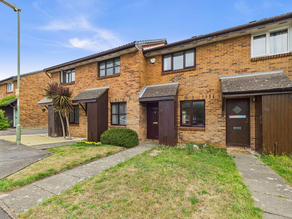 Property photo 1 of 8 2 Bedroom Terraced For Sale