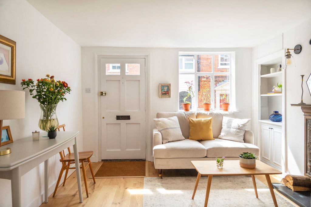 Property photo 2 of 14