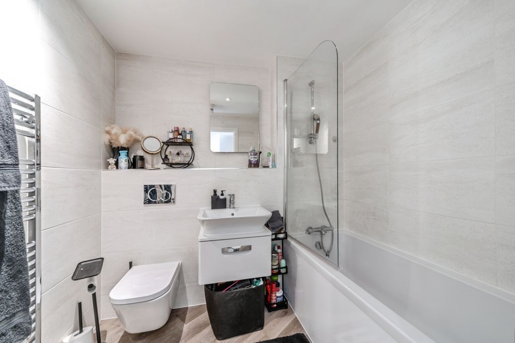 Additional image 6 of 2 bed flat for saleLinden Road, Bedford MK40