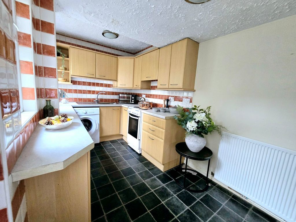 Property photo 3 of 11