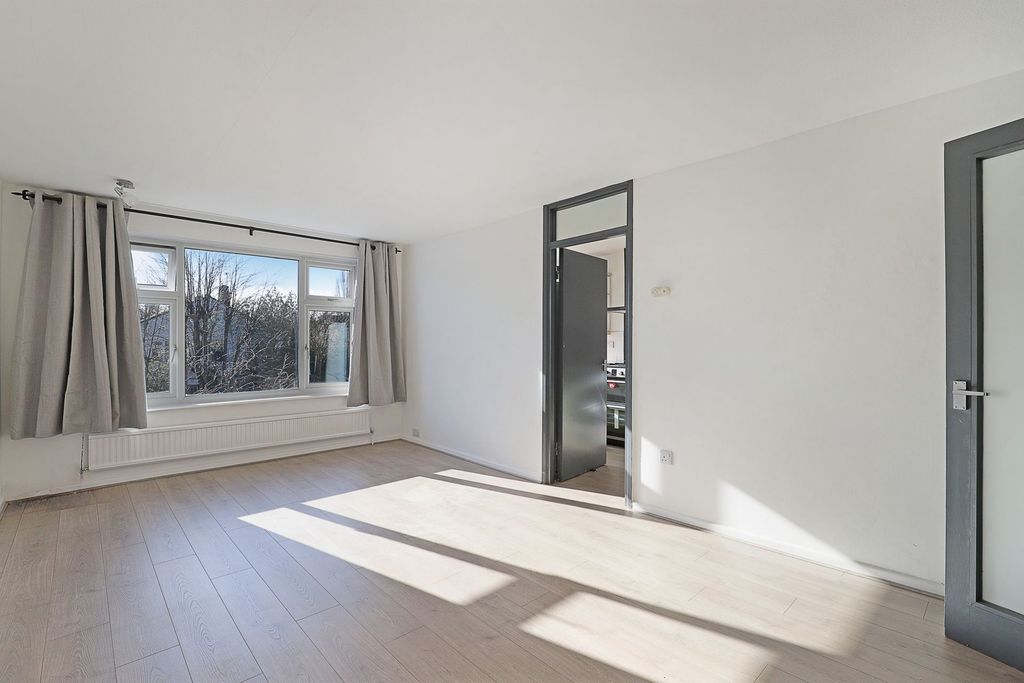 Property photo 2 of 16 Photo 7