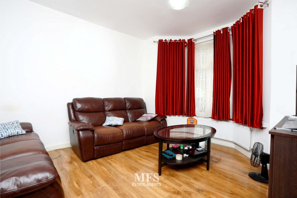 Property photo 3 of 17 Photo 14