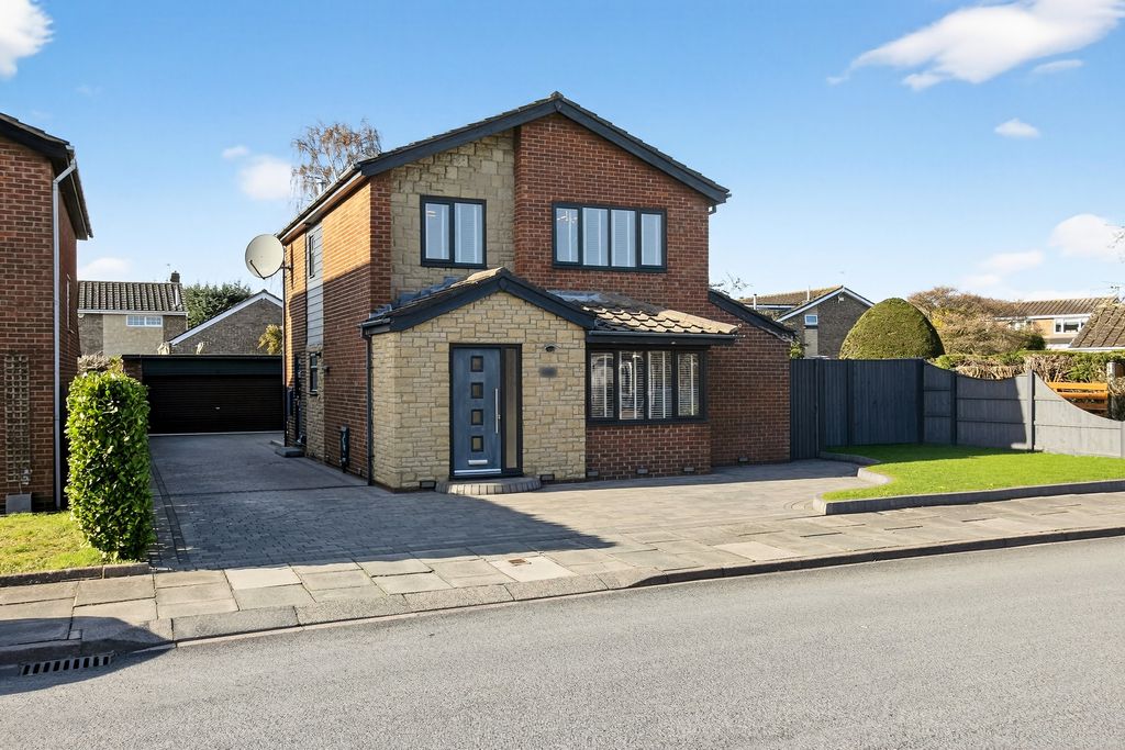 Property photo 1 of 30