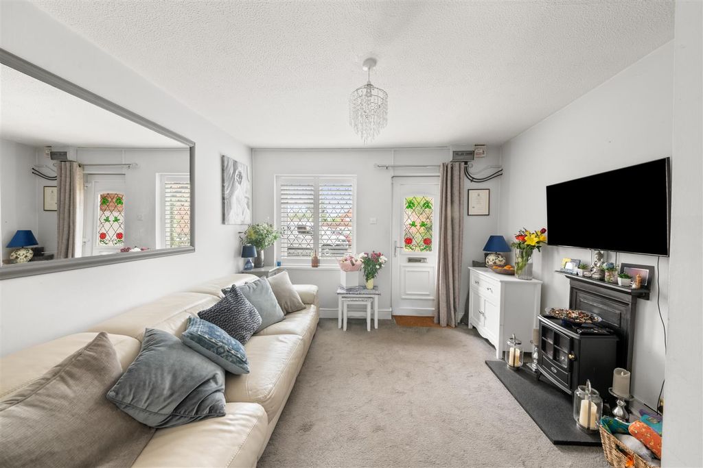 Property photo 2 of 14 1