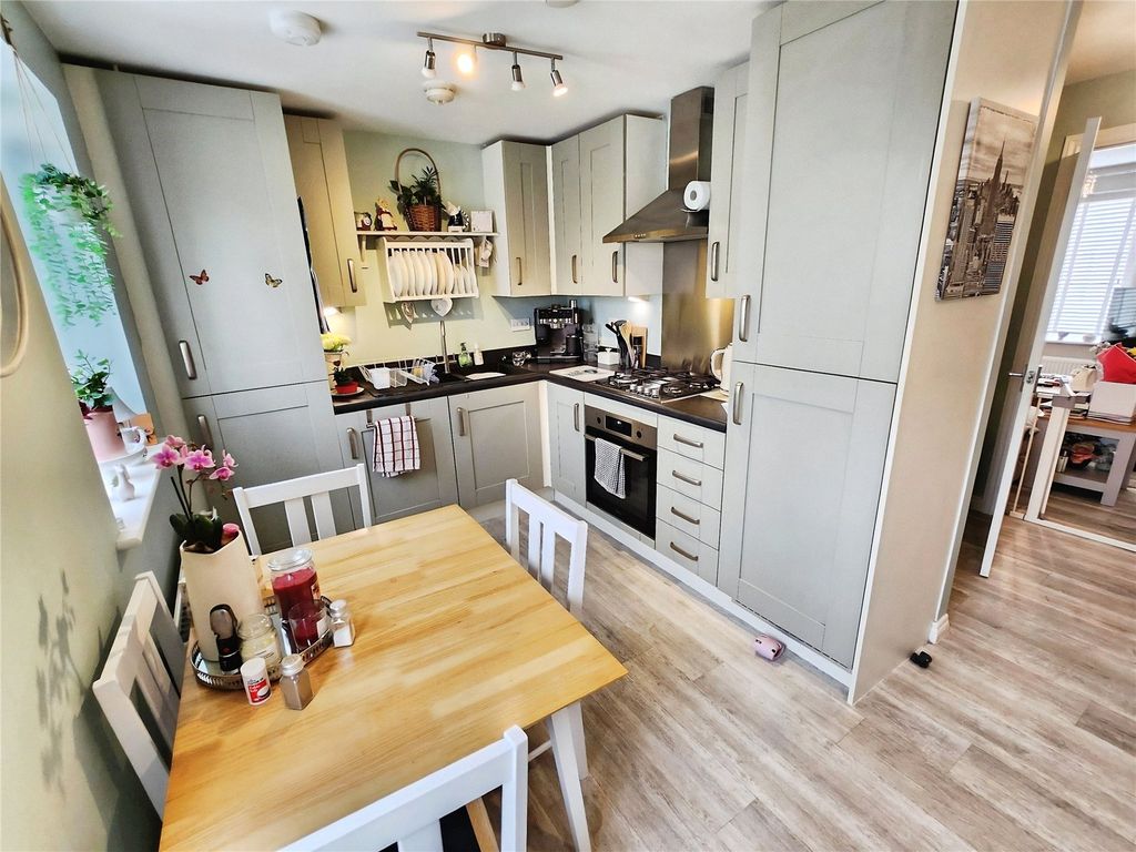 Property photo 3 of 11 Kitchen/Dining Room