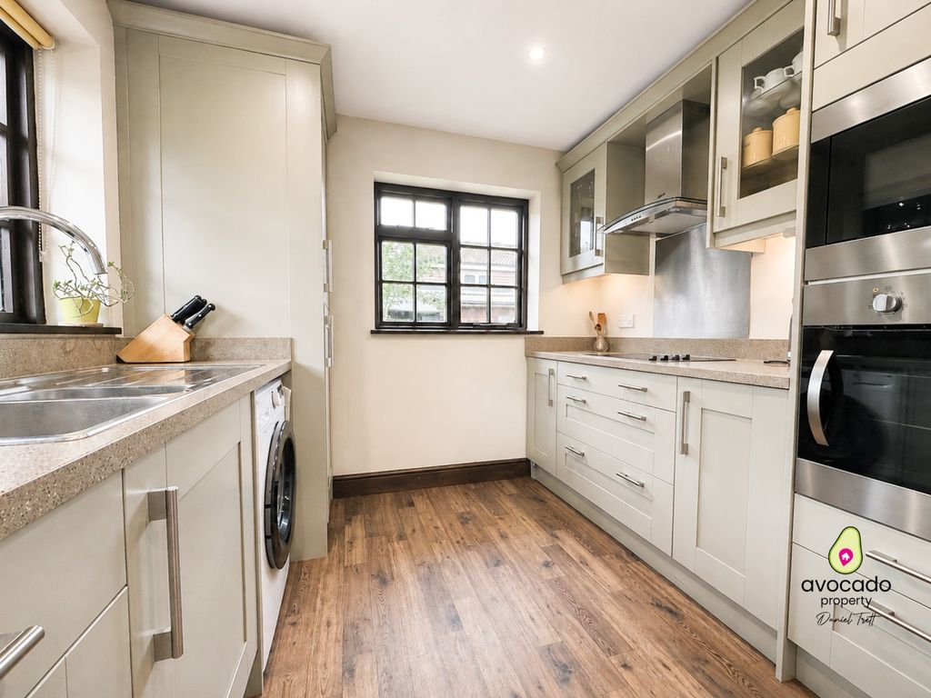 Property photo 2 of 18 5429656