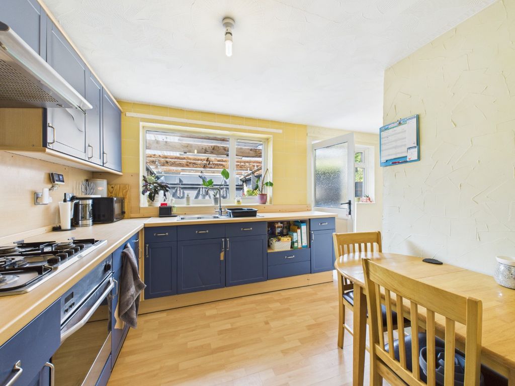 Property photo 3 of 12 4500398