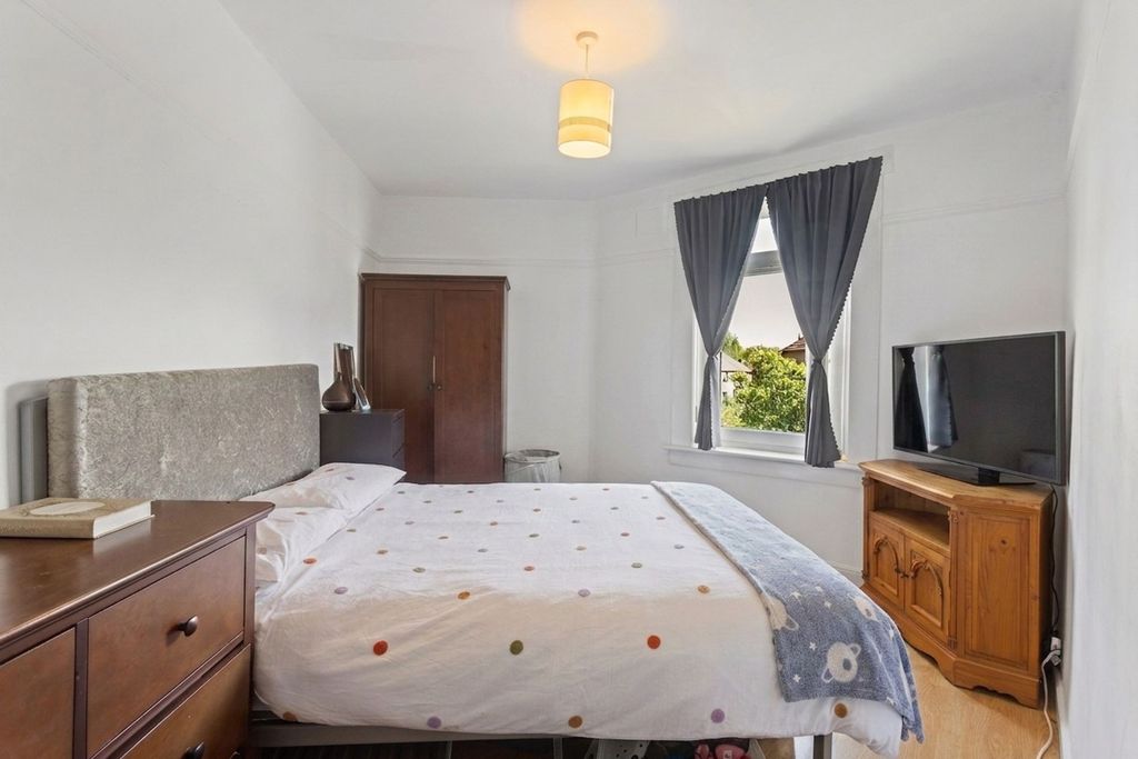 Additional image 3 of 3 bed flat for saleDundas Street, Bathgate EH48