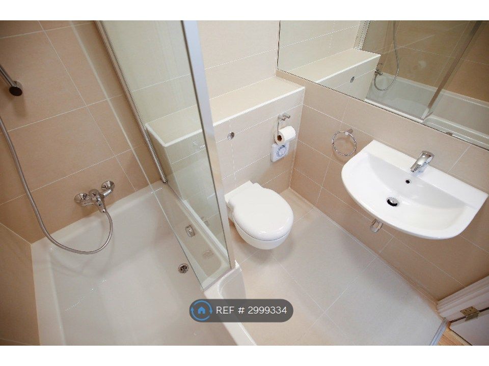 Property photo 3 of 7 Bathroom