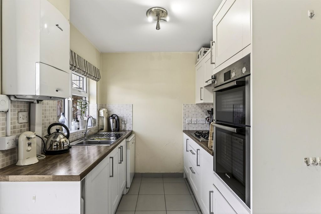 Property photo 2 of 20