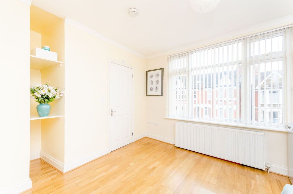 Property photo 3 of 3