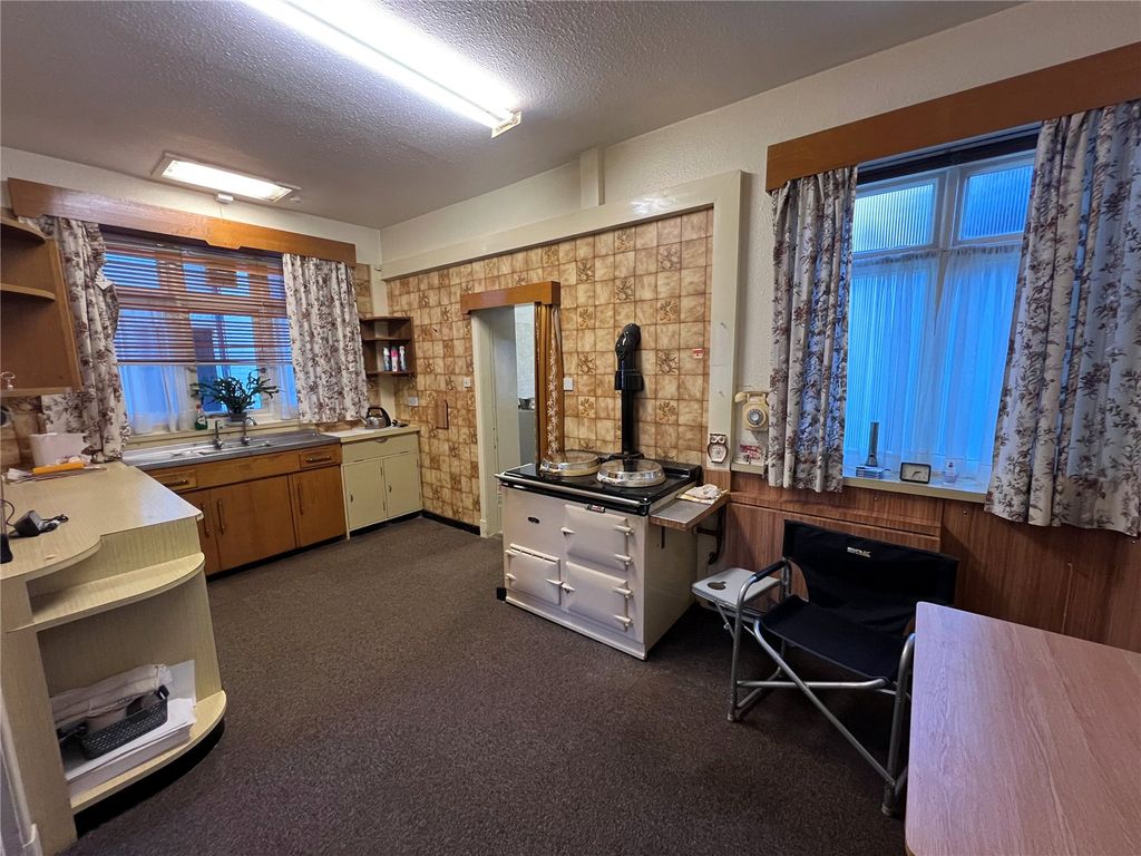 Property photo 2 of 24 Kitchen