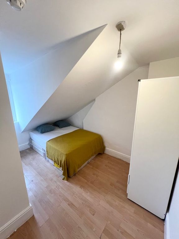 Property photo 1 of 3