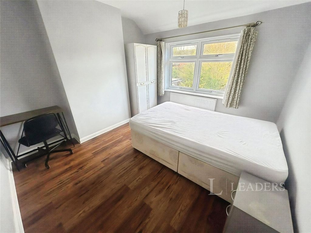 Property photo 3 of 8 Picture No. 01