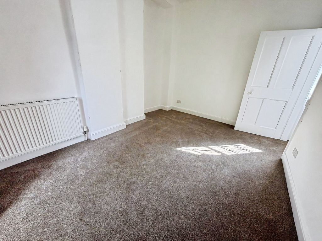 Property photo 3 of 23 5d987205-7Da9B6B2-48d1-495c-Bd02-652d03A125d6