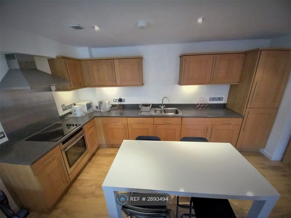Property photo 3 of 6 Kitchen