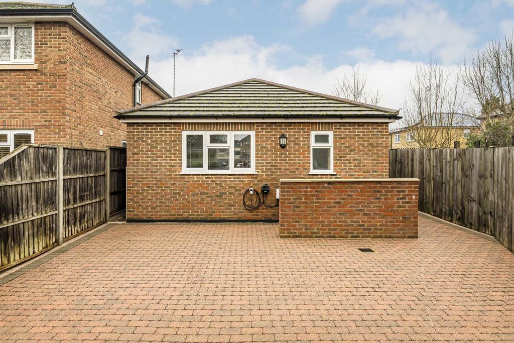 Property photo 1 of 5