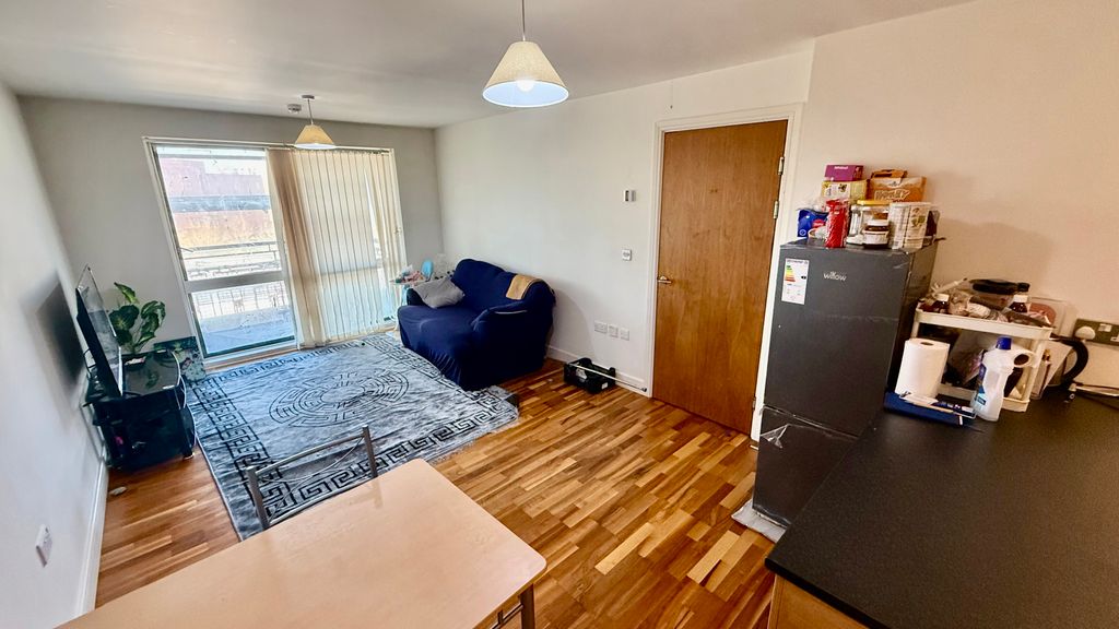 Property photo 2 of 9