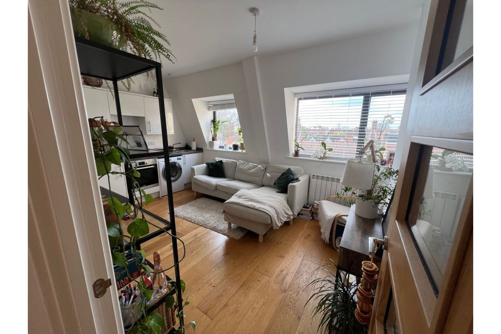 Property photo 3 of 8