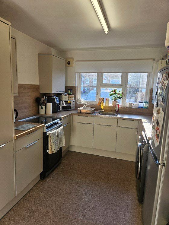 Property photo 2 of 8 Picture No. 33