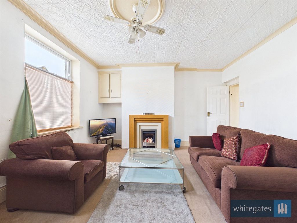 Property photo 1 of 16 Picture No. 12