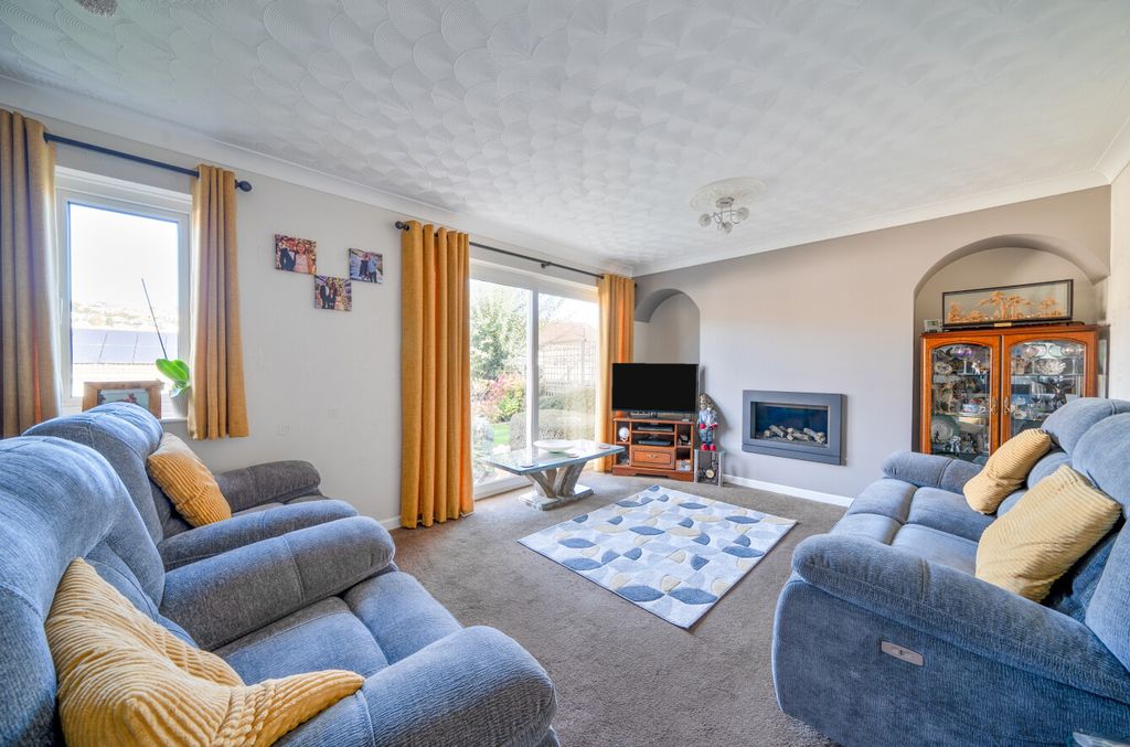 Property photo 2 of 18 Reception Area