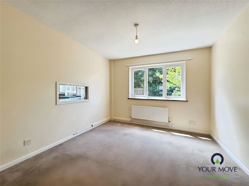 Property photo 3 of 10 Dining Room